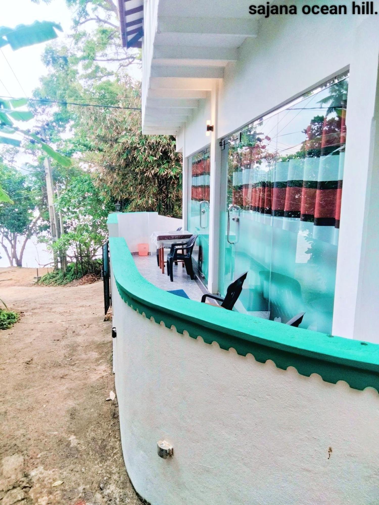 Sajana Ocean Hill Bed and Breakfast Mirissa Rum bild